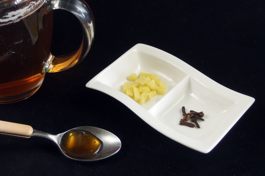 Ingwer-Nelken-Tee: Ich habe die Erfahrung gemacht, sobald sich ein Infekt oder Schnupfen ankündigt, hat sich der Tee gut bewährt. 