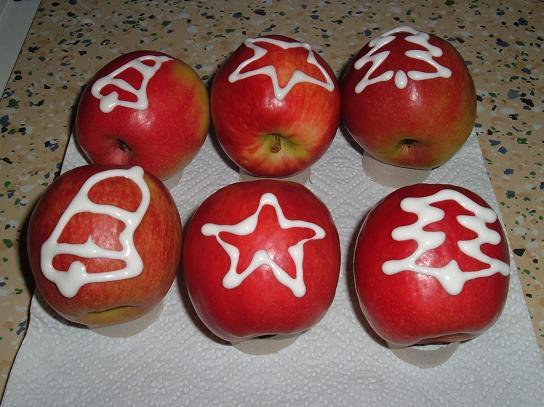 Äpfel mit Zuckerguss verzieren 1