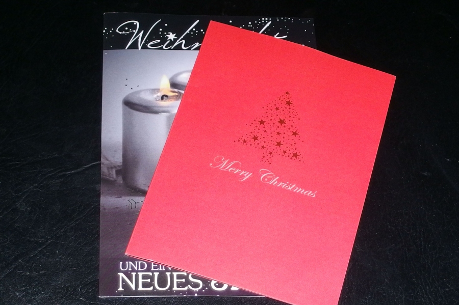 Bereits im vorigen Jahr kam mir da die "zündende" Idee, Geschenkanhänger aus alten Weihnachtskarten zu basteln.