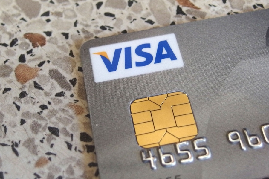 Kostenpflichtige Kreditkarte in kostenlose Kreditkarte ändern.