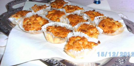 Muffins mit geschmorten Zimtäpfeln und Mandeln
