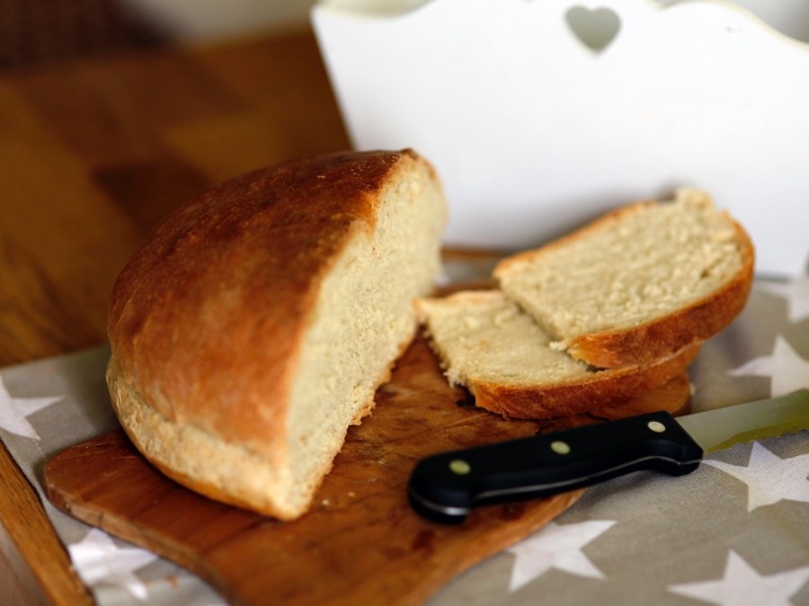 Ohne Brotbackautomat schöne und leckere Brote backen. Ganz individuell und nach Lust und Laune mit verschiedenen Kuchenformen.