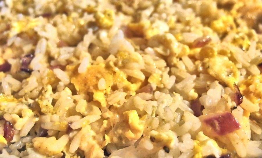 Eine tolle Resteverwertung: Hat man einmal zu viel Reis gekocht, kann man folgendes leckeres Gericht kochen.