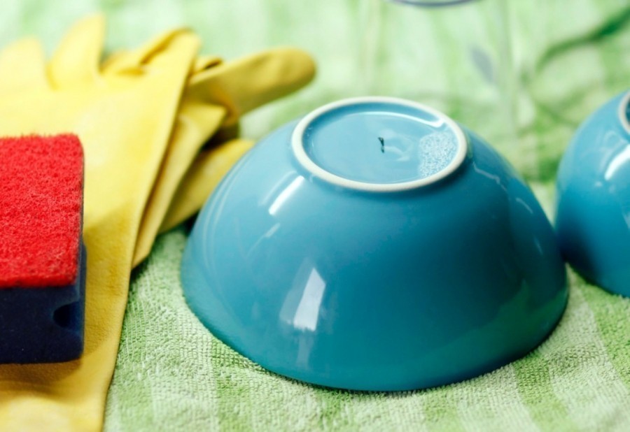 Lästiges Säubern und Trocknen der Geschirrablauffläche aus Edelstahl nach dem Abwasch vermeiden.