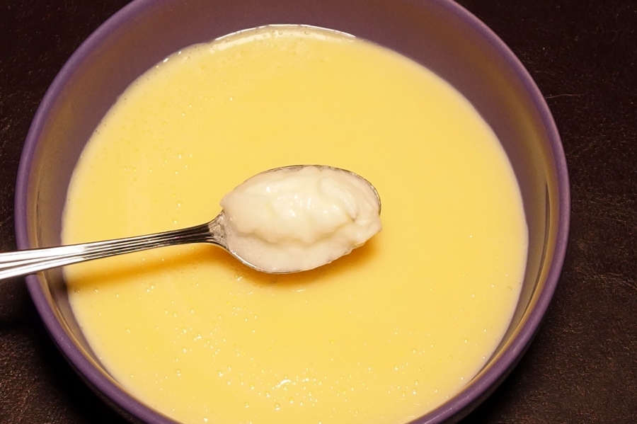 Puddingreste kann man mit Joghurt toll verwerten. Einfach mal ausprobieren, schmeckt lecker.