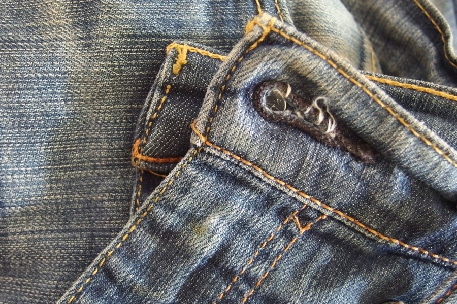 Alte Jeans verwerten: Hier hab ich ein paar Tipps sie zu anderen Sachen zu verarbeiten.