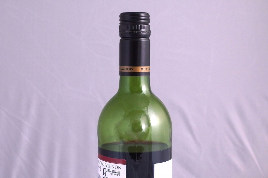 Reste von Wein einfrieren - so hat man immer portionsweise "Küchenwein" parat.
