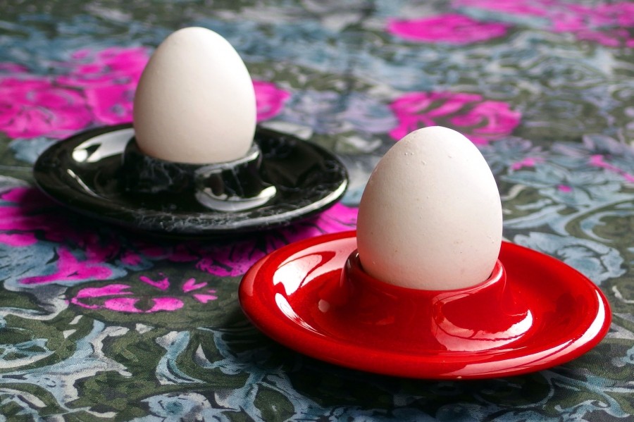 Harte Eier im Eierkocher stromsparend kochen.