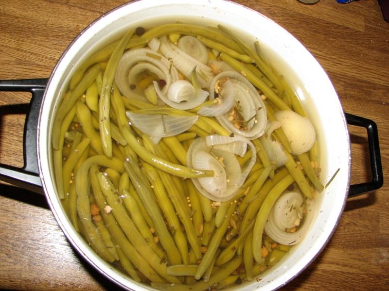 Zucchini-Gurken-Bohnensalat im Topf
