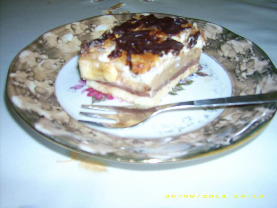 Schoko-Karamell-Bananenkuchen mit Krokantdecke