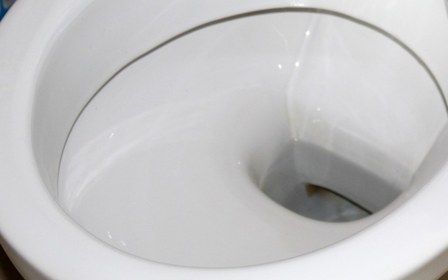 Funktioniert garantiert, belastet nicht die Umwelt und greift auch nicht die Glasur vom Toilettenbecken an.