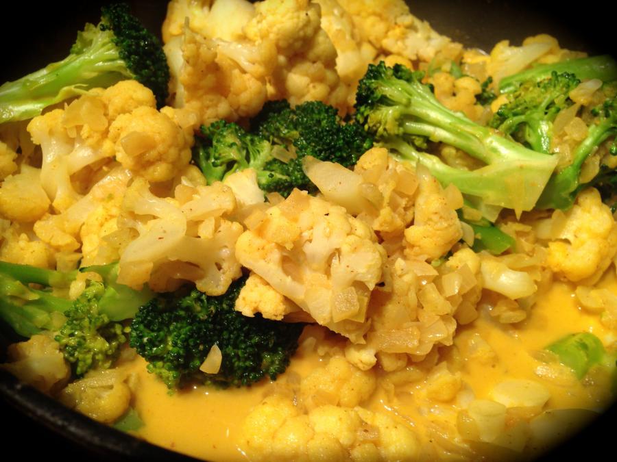 Blumenkohl und Brokkoli in Kokos-Curry-Soße 6