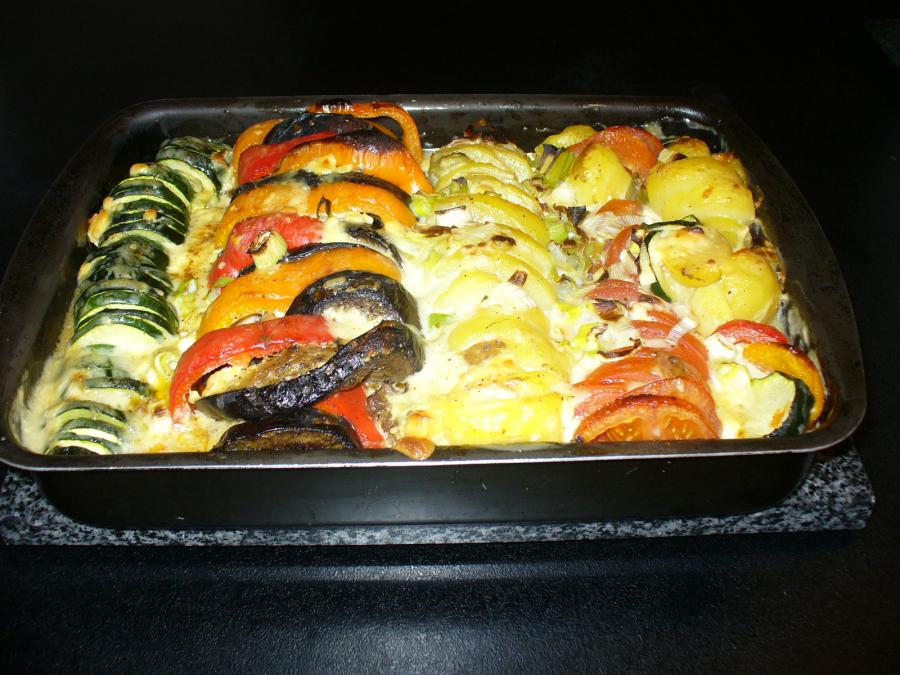 Gemüse-Gehacktes Auflauf mit Tortillas 4