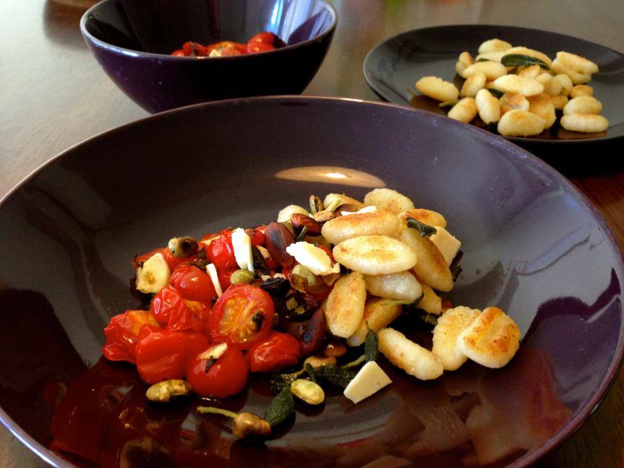 Aromatische Salbei-Gnocchi mit Kirschtomaten und Parmesan - vegetarisch 1