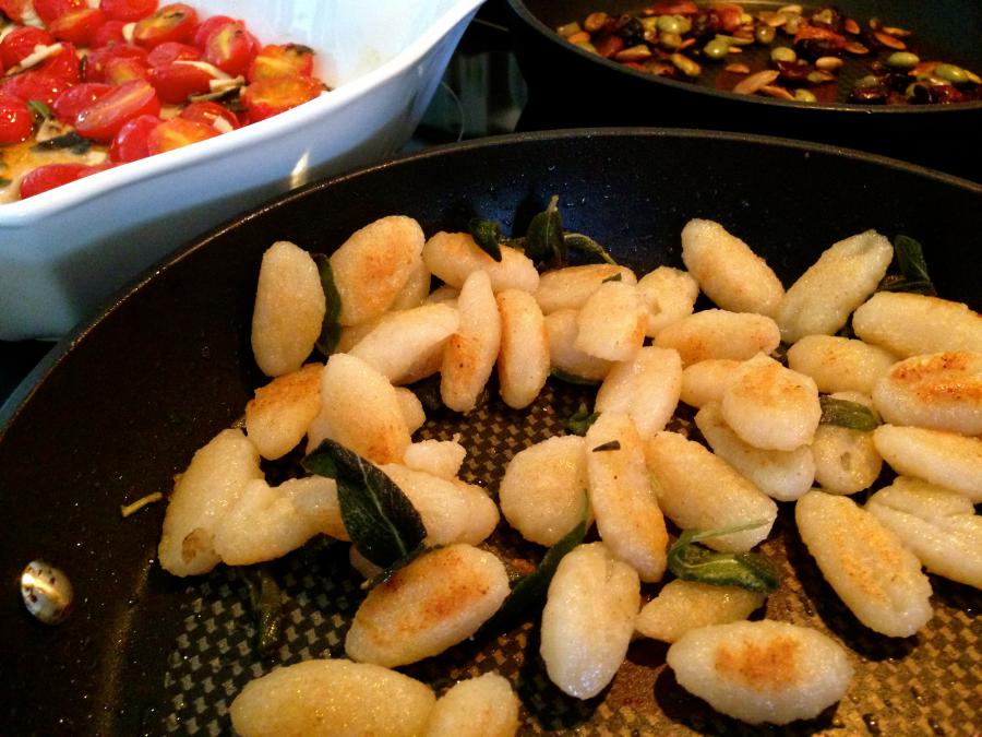 Aromatische Salbei-Gnocchi mit Kirschtomaten und Parmesan - vegetarisch 8