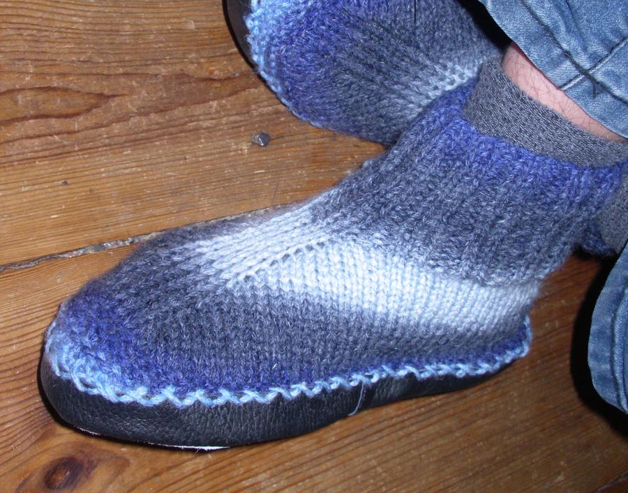 Socken und Hüttenschuhe ohne komplizierte Ferse stricken
