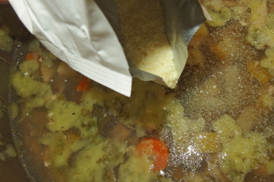 Mit einem einfachen Trick zu dünn gewordene Suppe dickflüssiger machen.