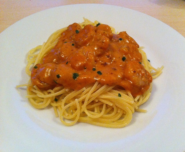 Spaghetti mit Garnelen in gemischter Soße
