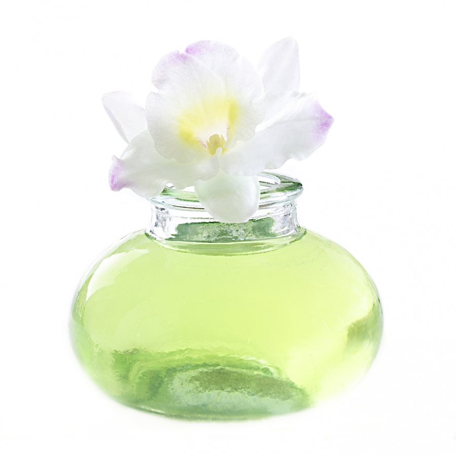 Leere Parfumflakons als Mini-Vase
