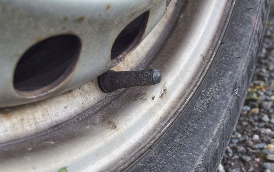 Praktische Tipps, um den Verschleiß von Reifen zu reduzieren und möglichst lange straßentaugliche Reifen zu haben. 