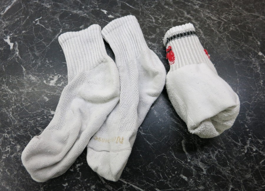 Mit diesen Tricks kannst du bei Socken Farben auffrischen!