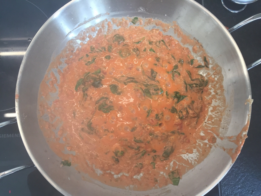 Tomatensoße mit cremiger Cashewsoße 3