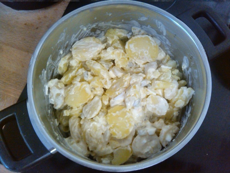 Kartoffelsalat mit selbst gemachter Mayonnaise