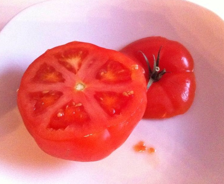 "Geköpfte" Tomate
