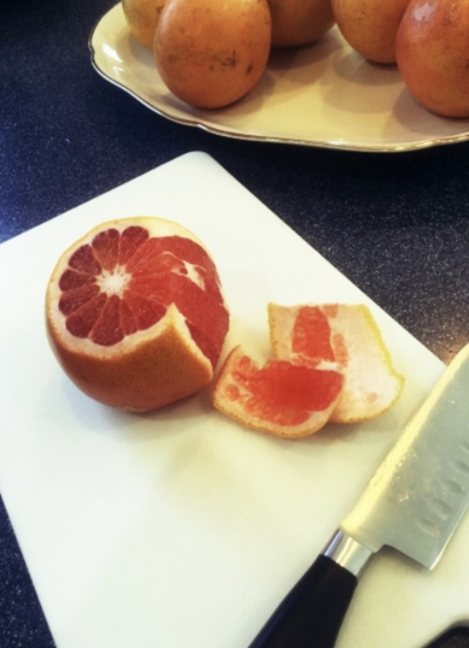 Grapefruit schälen