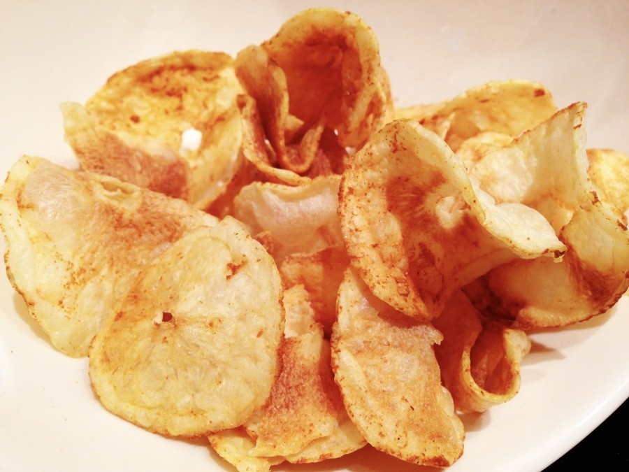 Knusprige selbst gemachte Kartoffelchips - da weiß man was drin ist.