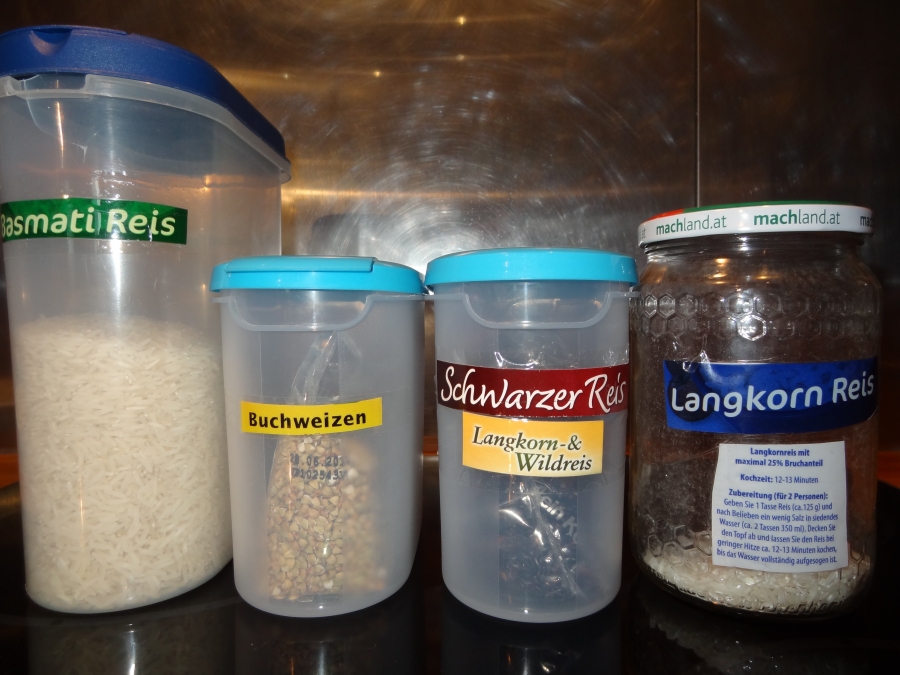 Verpackung Reis oder Nudeln zum Beschriften von Dosen und Aufbewahrungsbehältern verwenden.
