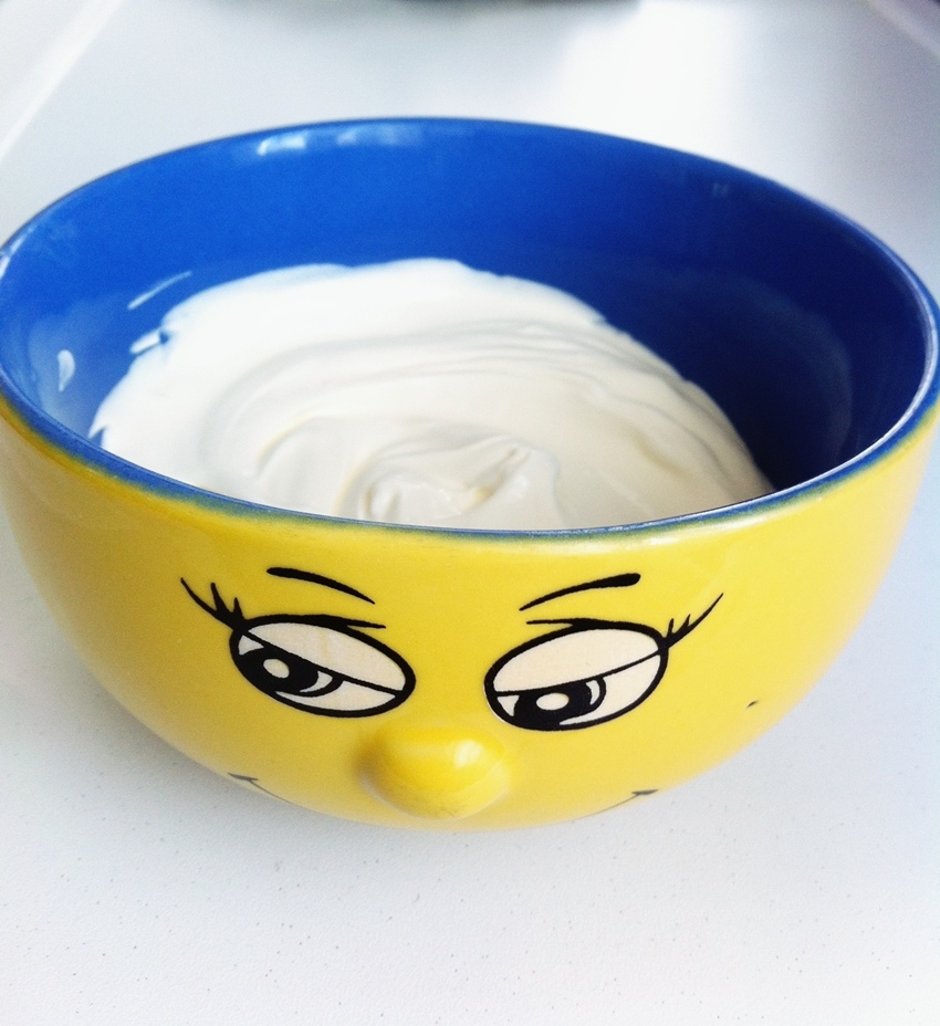 Joghurt ist sehr vielseitig einsetzbar, als Ersatzzutat, beim Backen oder Kochen, für z. B. Milch, Saure Sahne usw.