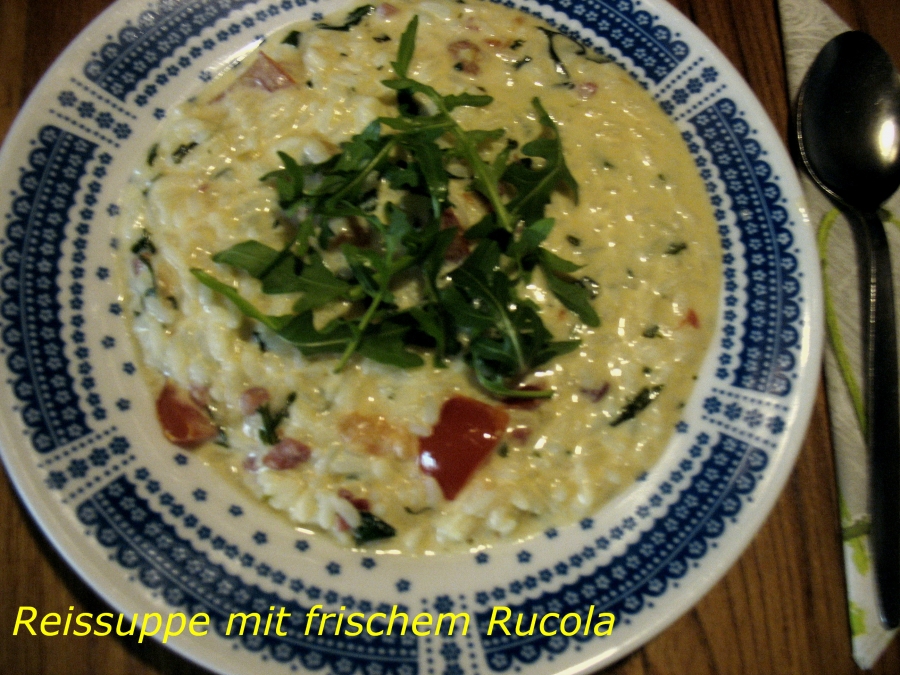 In Deutschland war Rucola, der ursprüngliche Name ist eigentlich Rauke, im Laufe der Zeit aber in Vergessenheit geraten und wurde erst in den 80er-Jahren durch den Trend zur mediterranen Küche wiederentdeckt.