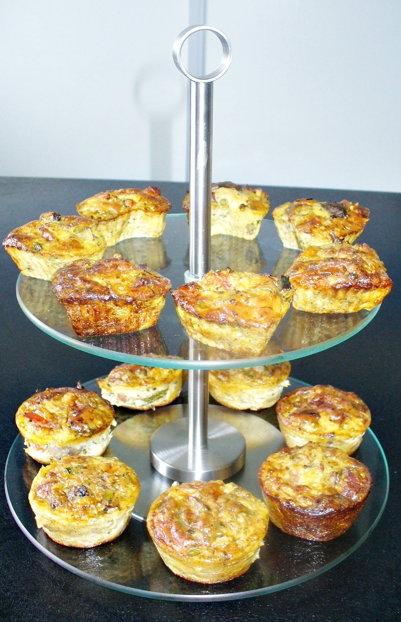 Pikante Muffins ohne Mehl: Unkompliziert und variabel zuzubereiten und schmeckt warm oder kalt gleich gut. 