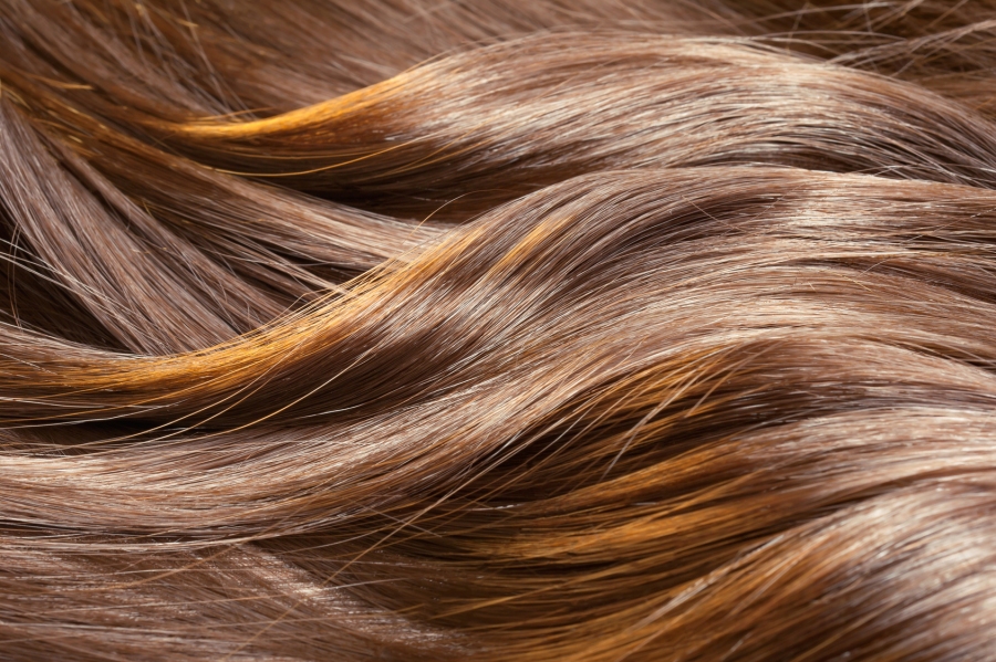 Die Haare neigen dazu schnell trocken und spröde zu werden, deshalb brauchen Haare im Winter extra viel Pflege, damit sie auch in der kalten Jahreszeit glänzend und gesund aussehen. 