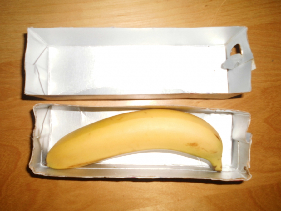 Hier eine Idee, wie man sich ruckzuck eine Transportdose für Bananen aus einem Tetrapack bastelt.