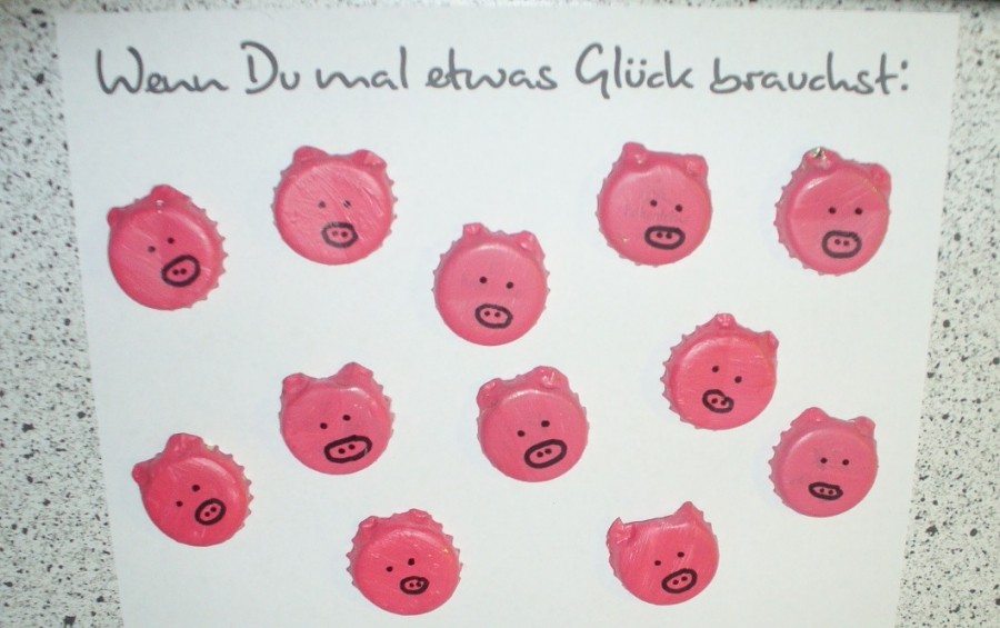 Glücksschweinchen aus Kronkorken: Eine kleine Spielerei aus Kronkorken, wenn man etwas Glück verschenken möchte, ohne die üblichen Marzipanschweinchen.