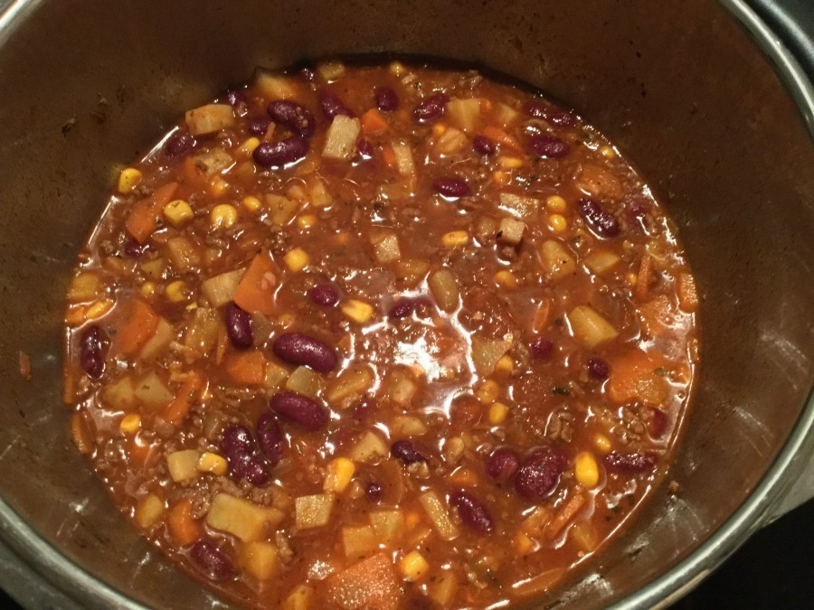 Chili con Carne: Das Gericht eignet sich ideal für die Zubereitung im Schnellkochtopf.