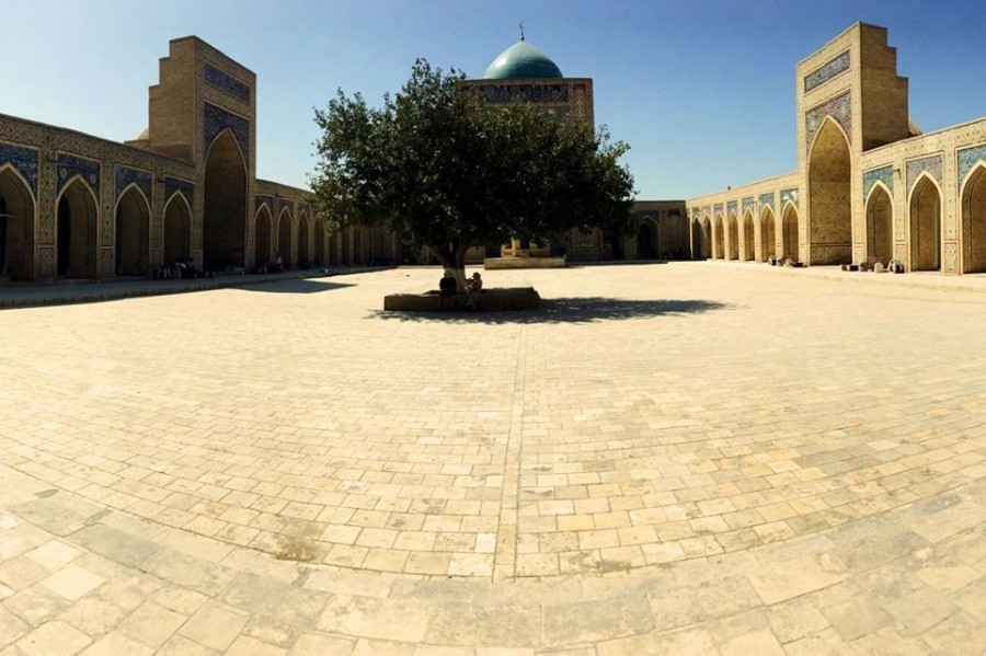 Die Kalon-Moschee ist eine der größten sowie ältesten Moscheen in ganz Mittelasien! Einfach bemerkenswert.