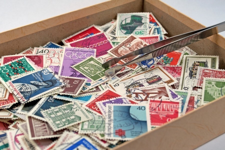 "Nicht jeder Philatelist nutzt seine Briefmarkensammlung als Anbahnungshilfe für ein romantisches Stelldichein im Stil von: Soll ich dir mal meine Briefmarkensammlung zeigen?"