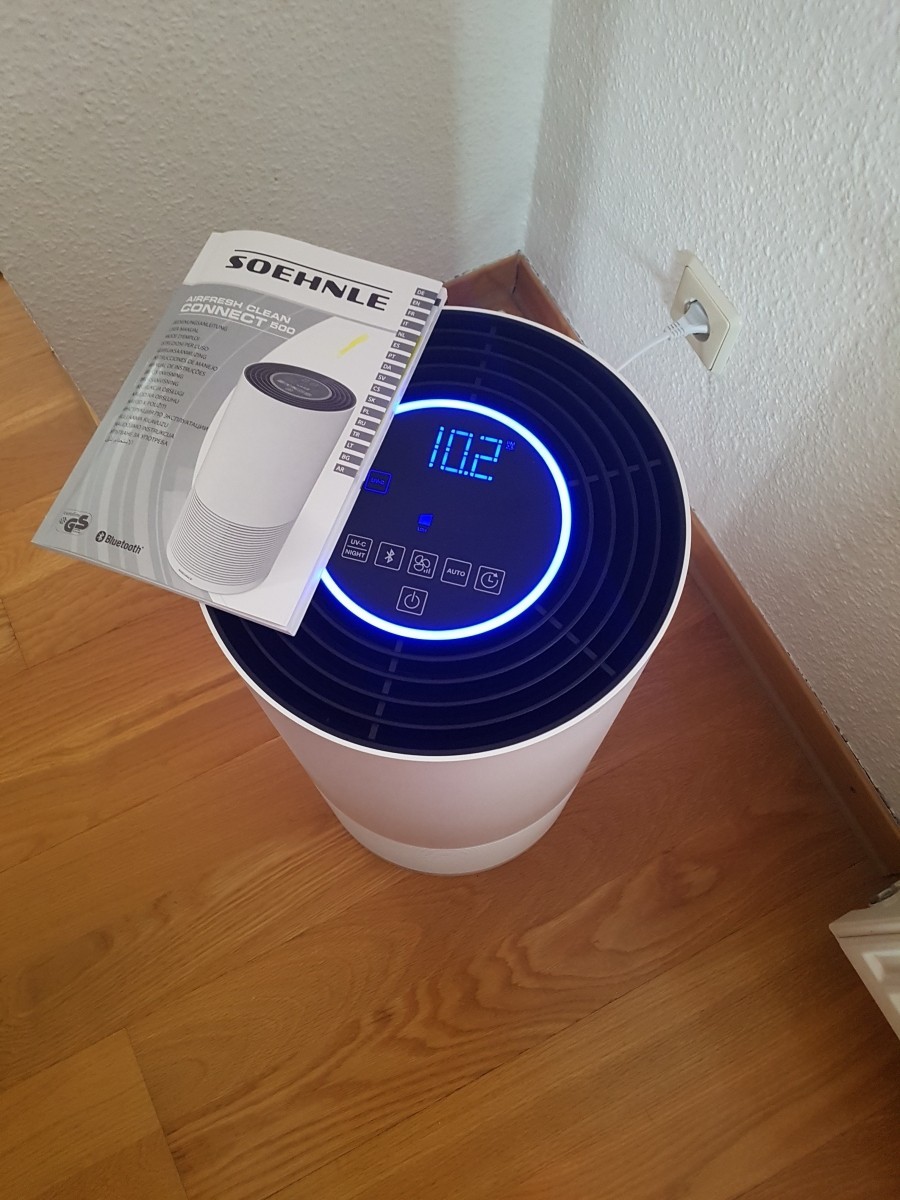 Der Soehnle Airfresh Clean Connect 500 läuft täglich mehrere Stunden im Schlafzimmer (und Wohnzimmer) und hat die Staubbelastung merklich reduziert.