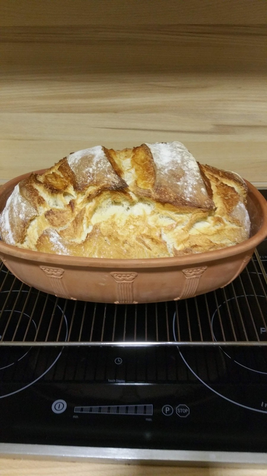Ein gutes Brot braucht viel Zeit, aber es lohnt sich: Dieses sehr leckere Joghurtbrot ist außen sehr knusprig, innen sehr fluffig.