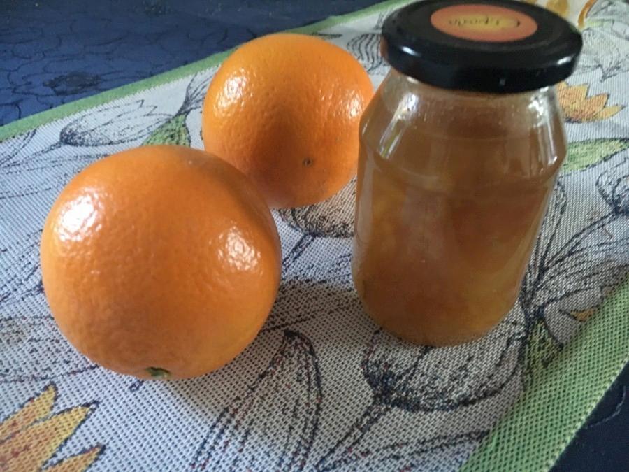 Englische Orangenmarmelade aus Pomeranzen: Die Pomeranzen (bittere Orangen), kann man von Mitte Januar bis Ende Februar beim Südfrüchtehändler bestellen.