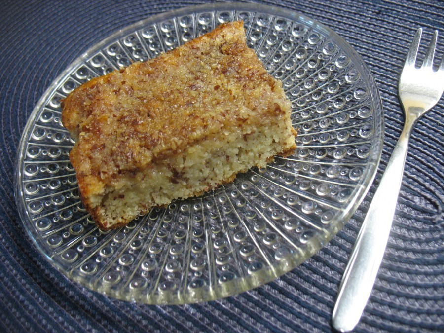 Ein Stück von dem leckeren und sehr lockeren Butter-Mandel-Kuchen. Ich wünsche guten Appetit! Die Zubereitung folgt in den nächsten Bildern.