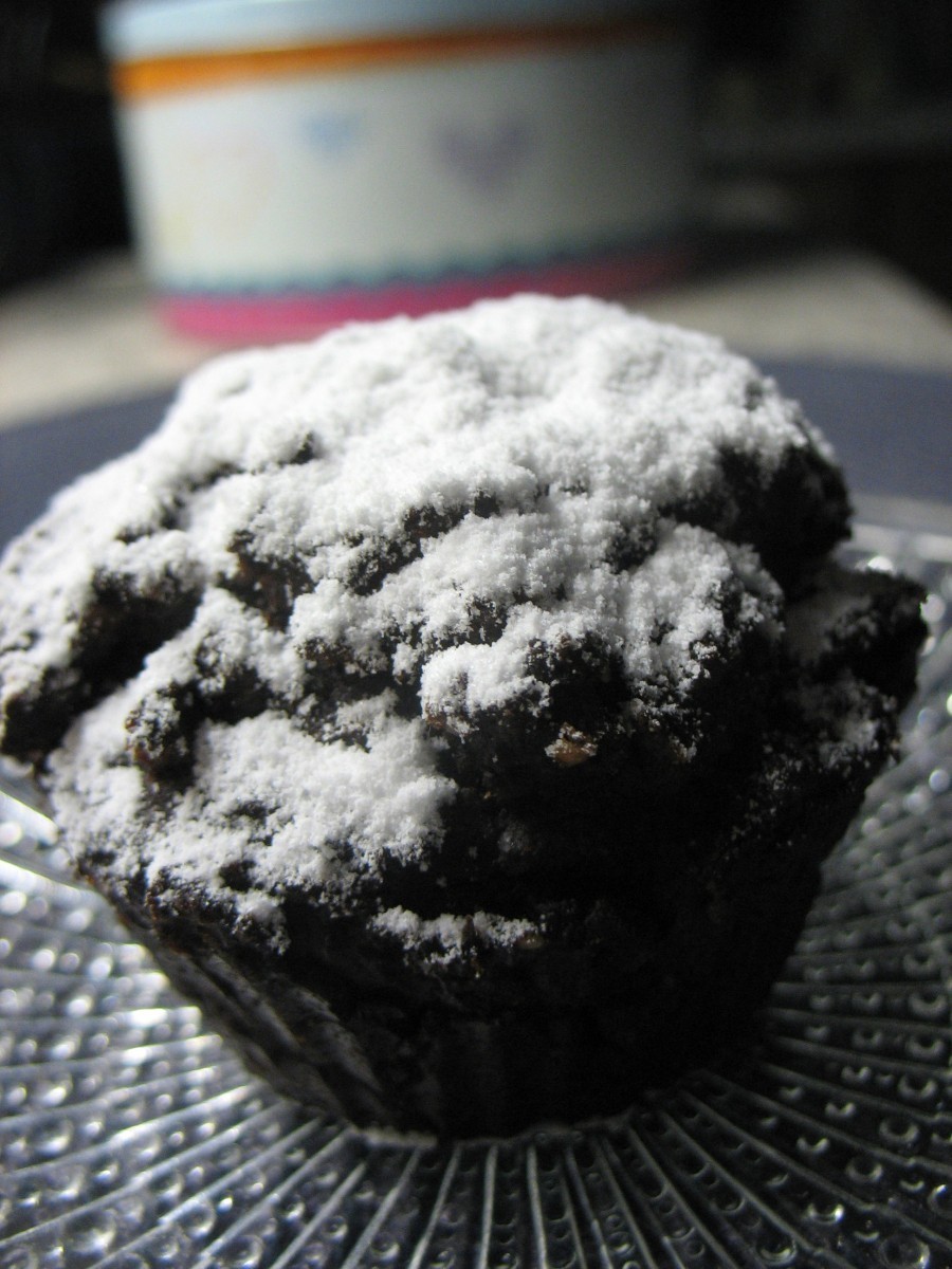 Je nach Geschmack kann man die Muffins mit Puderzucker bestäuben. 