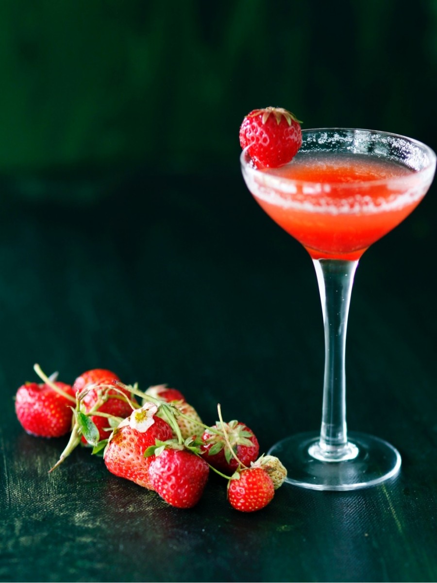 Diese beiden fruchtigen Cocktails sind zwar süß, aber auch total lecker. Mit der Alkoholmenge kann variiert werden.