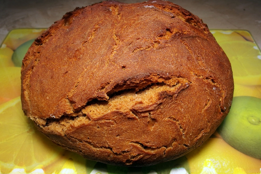 Brotbacken im Brotbackautomat - Brot bleibt länger frisch und lässt sich leichter aus der Backform lösen.