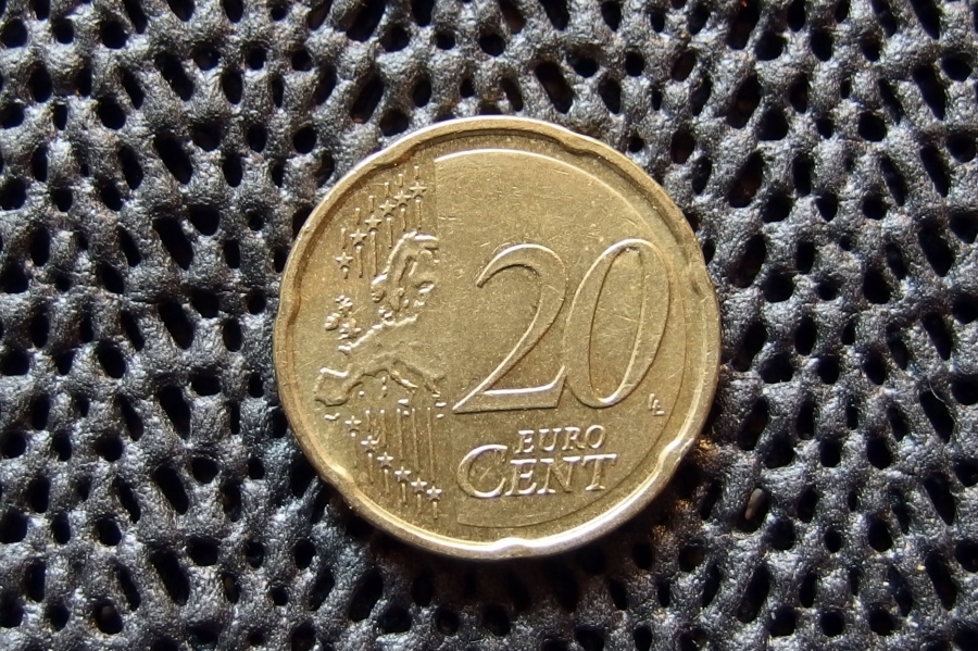 20 Cent-Stück statt einen Euro für den Einkaufswagen verwenden - funktioniert fast immer. 
