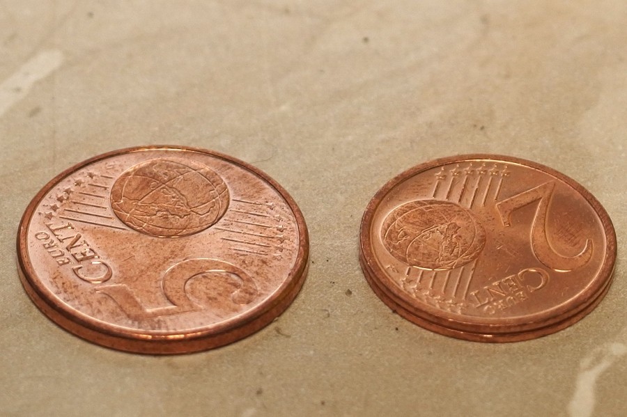 Wespen vertreiben mit  2 Kupfermünzen.