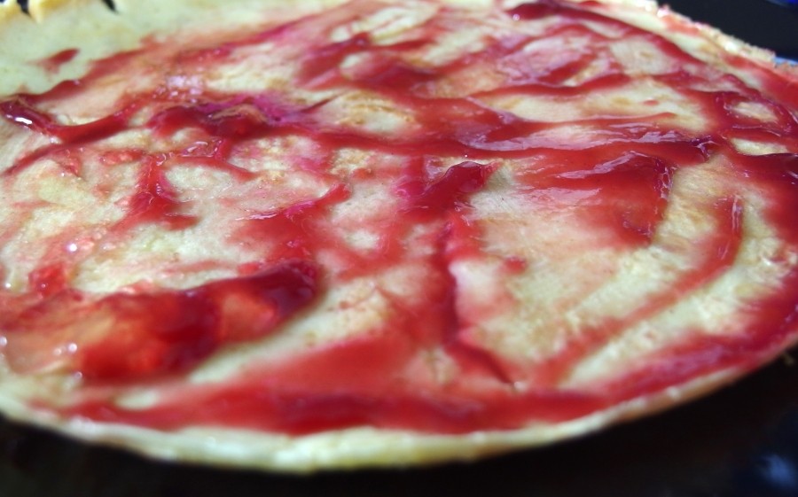 Marmelade mit Balsamico-Essig klingt ungewöhnlich, aber bringt den Erdbeergeschmack super zur Geltung.